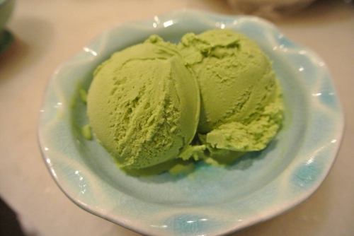 Vanilla ice cream, green tea ice cream, black sesame ice cream