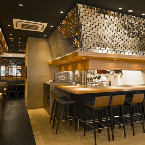 "Counter seat" that you can see craftsmanship such as okonomiyaki and teppanyaki in front of you is recommended !!