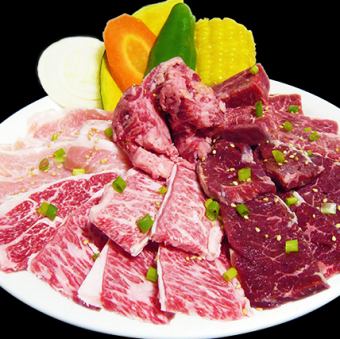 【豪華拼盤】（500克國產牛肉和嚴格挑選的牛肉/肉類）3至4人份