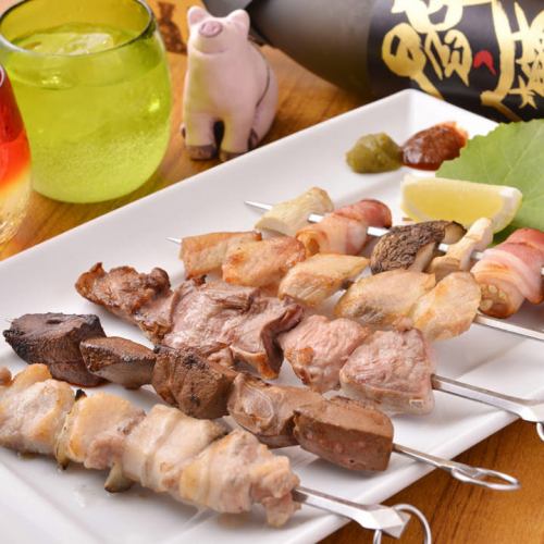 intonの串焼は80gとボリューム満点！いろんな部位を楽しめます。新宿で豚の串焼と相性抜群のお酒を堪能！