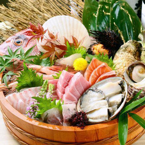 Delicious seafood within a 1-minute walk from Kanayama Station