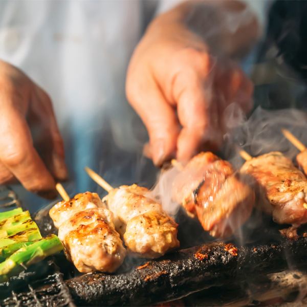 名古屋コーチンの焼き鳥＆各種炙り焼きをご用意しております。金山で海鮮と焼き鳥は喰海にお任せください。