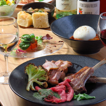 包含七道菜的高級套餐，其中包括日本國產黑毛牛牛排