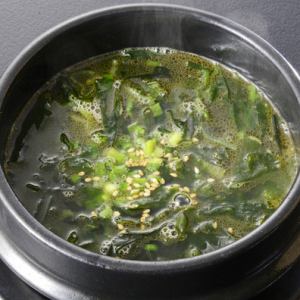Wakame soup / egg soup