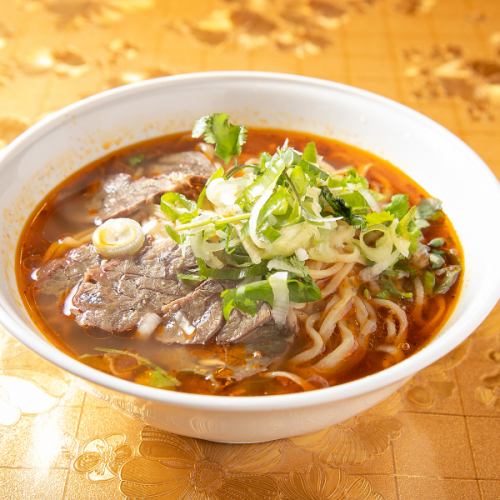 当店イチオシ！【牛魔王牛肉ラーメン】