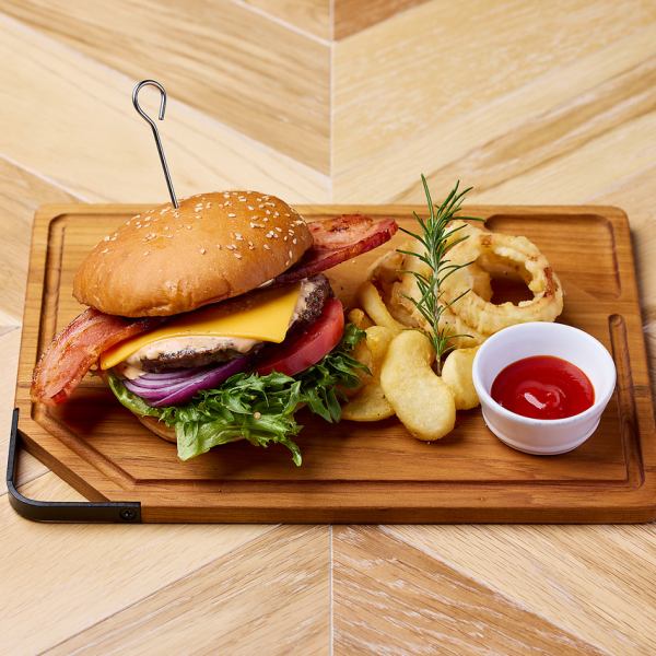 ベーコンチーズバーガー Tokyoスタイル