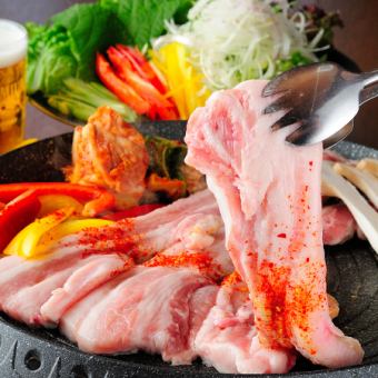 Samgyeopsal with colorful vegetables! Made with thick-sliced pork belly from Kirishima, Kagoshima Prefecture. 1780 yen per serving (1958 including tax)!!