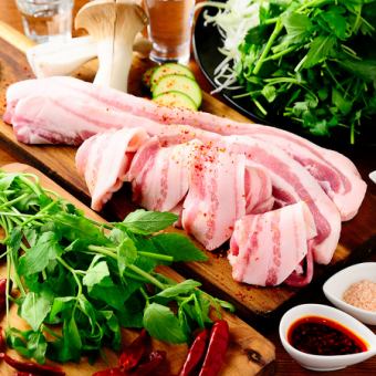 2 hours all-you-can-drink included ♪ Samgyeopsal with colorful vegetables! [Single item]