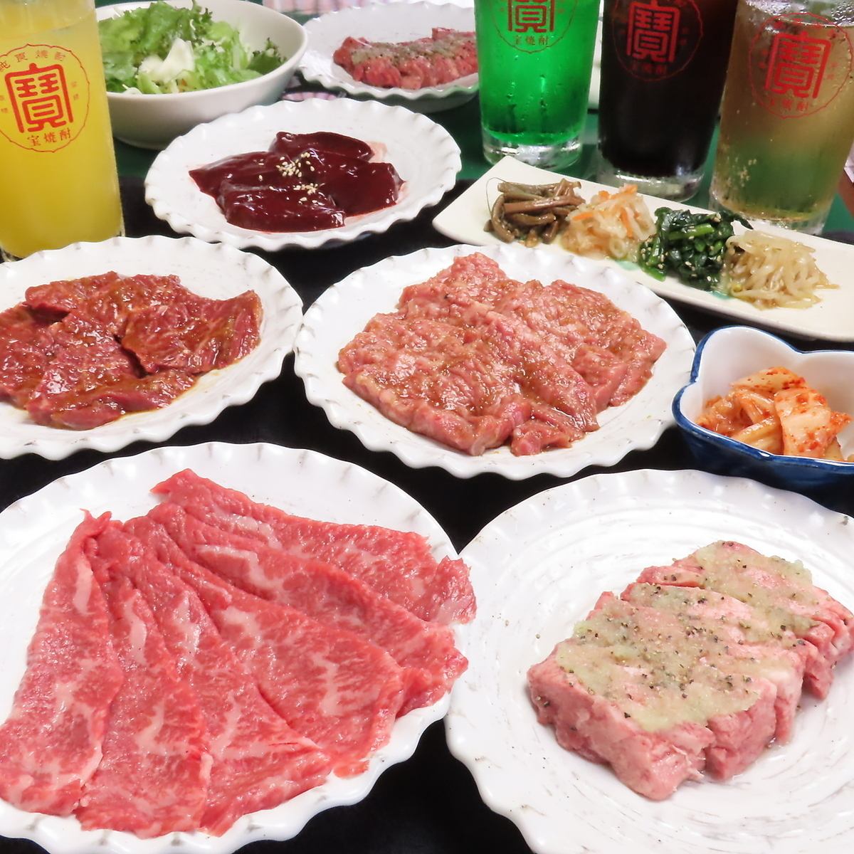牛タンやハラミ、カルビなど焼肉食べ放題で、お腹も心も大満足！