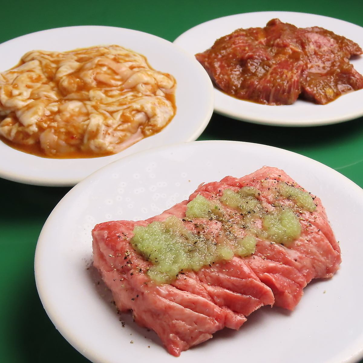 牛タンやハラミ、カルビなど焼肉食べ放題で、お腹も心も大満足!