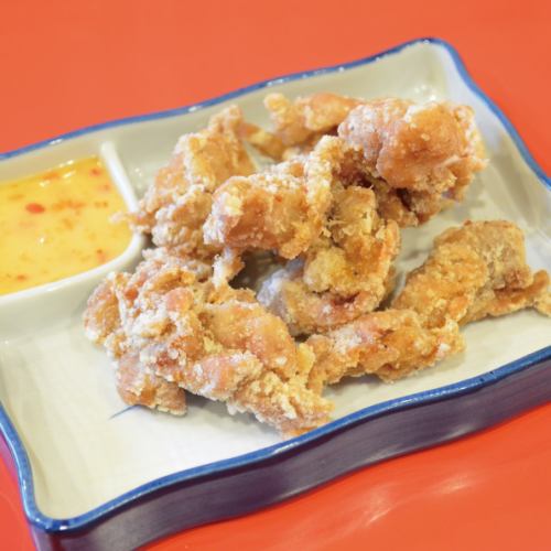 鶏の唐揚げチリマヨソース添え