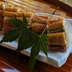 Half-size eel sushi (available only on Saturday, July 19th, Doyo no Ushi no Hi)