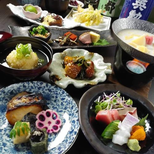推薦的是主廚精選套餐（含稅）4,500日元起。