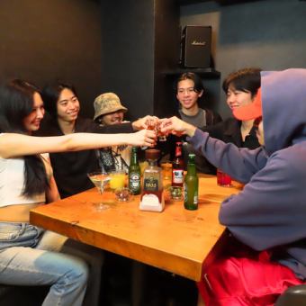 【貸切】３H飲み放題2500円！スクリーン、マイク対応・フード持ち込可◎25～50名の収容可能♪