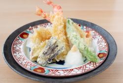 차 새우와 계절 야채 튀김