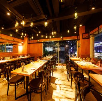 The store on the 1st and 2nd floors also accepts private banquets on each floor ♪ It can accommodate up to 34 people, so it can also be used for company banquets.Reservation as soon as possible! ≪Private / Date / All you can drink / Girls' Association / Anniversary / Birthday / Joint party / Sofa / Meat / Kinshicho≫