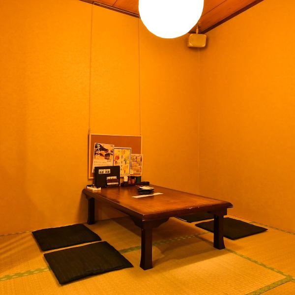 ≪A warm and relaxing space≫ 4 people x 2 You can spend a relaxing time in the warm tatami mat room, which makes you feel nostalgic, so it is recommended for banquets and gatherings after a long time with your loved ones. .In a comfortable space, you can enjoy our proud chicken dishes using domestic Awaji chicken to your heart's content.