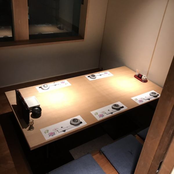 Private rooms can accommodate from 2 to 10 people.A Japanese space recommended for hospitality scenes such as entertainment.There is also a course with all-you-can-drink for 2 hours.Please spend a relaxing time.