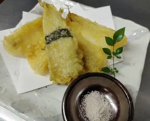 三種炸沙丁魚（天婦羅、梅子紫蘇葉、海苔包）