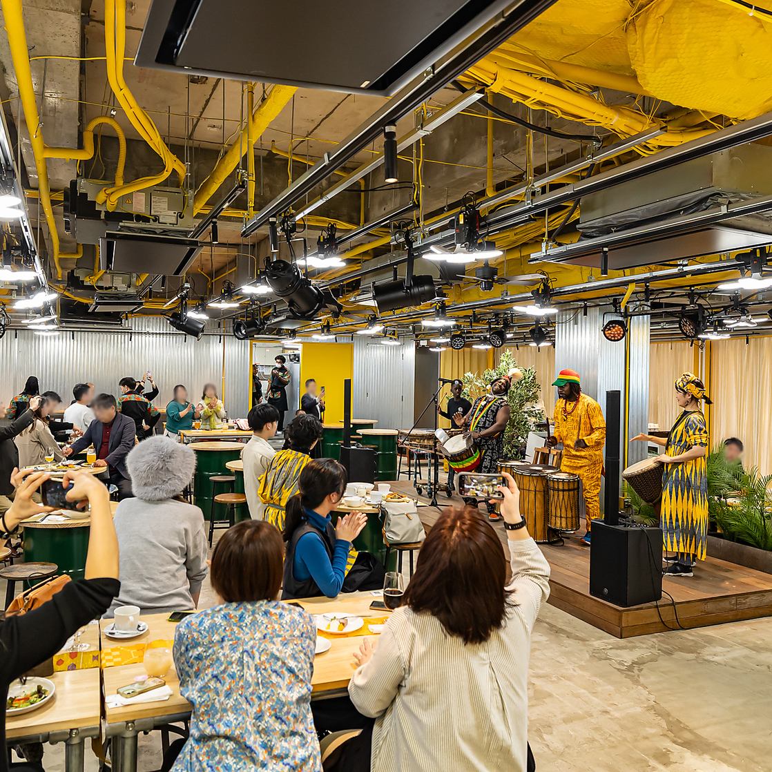 ワイワイした雰囲気の中で絶品の料理を味わうことができます！