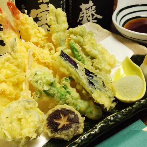 Assorted fish and vegetable tempura / Large fried shrimp (1) / Conger eel tempura / Assorted fried