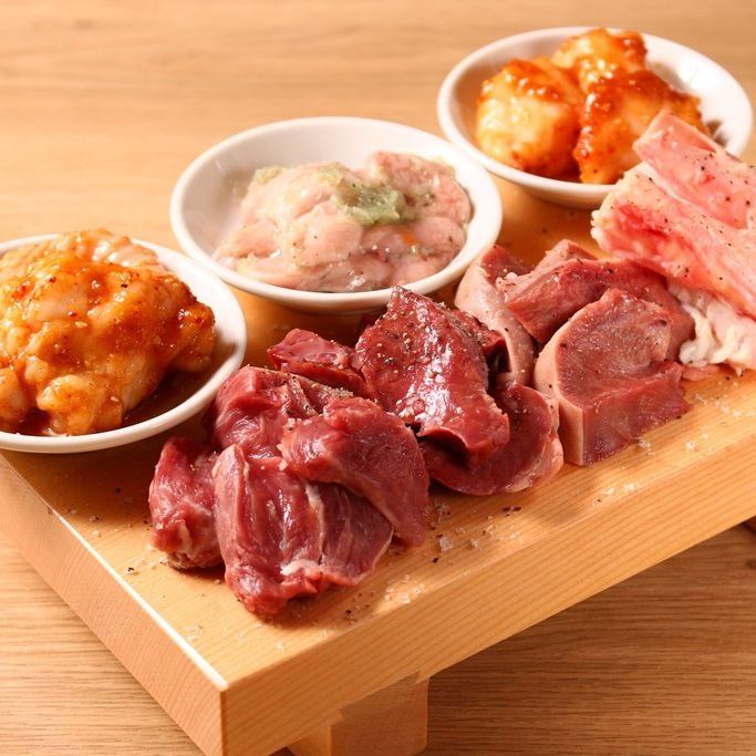 The concept is "You can eat your fill of fresh horumon and yakiniku for just 3,000 yen."