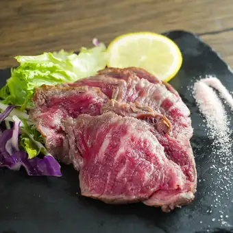 Wagyu beef tri-tip steak 100g