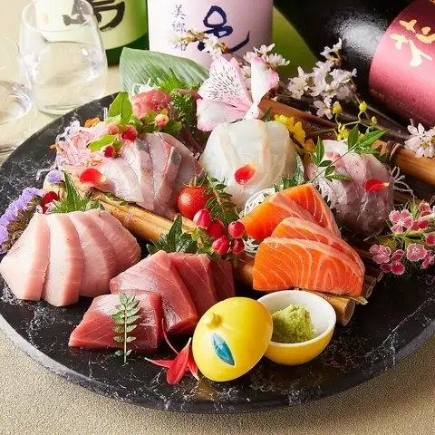 朝競り市場直送！鮮度抜群の旬魚を堪能『豪華お刺身盛り合わせ』完全個室で味わう極上の逸品