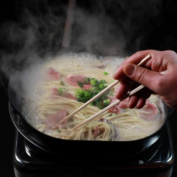 【旨みとコクが漂う、焼きラーメン】