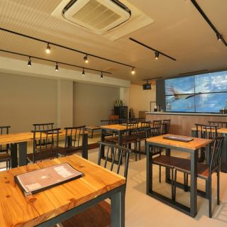 《ご家族利用から普段使いまで対応可能なテーブル席です◎》