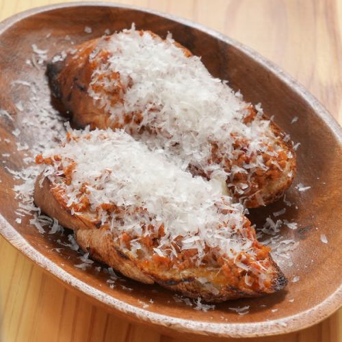 ブルスケッタ（2枚）　ミートソース＆パルミジャーノ