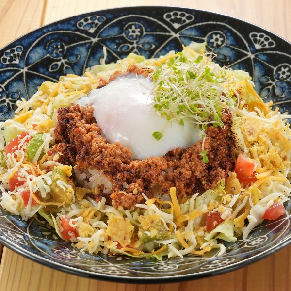 【とろける卵といつまでも食べられるミートーソースの極上ハーモニー。】杜ノタコライス