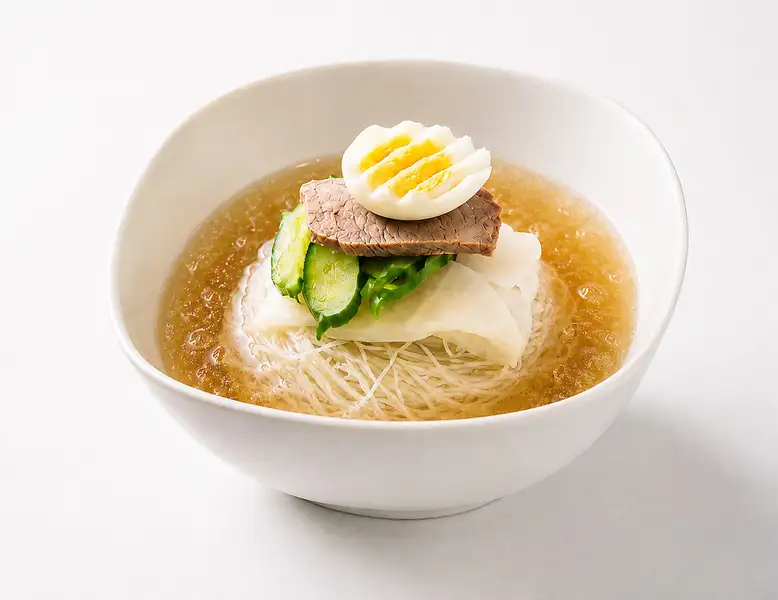 自家製水冷麺で味わう、コシ麺とすっきりスープの締めの一杯