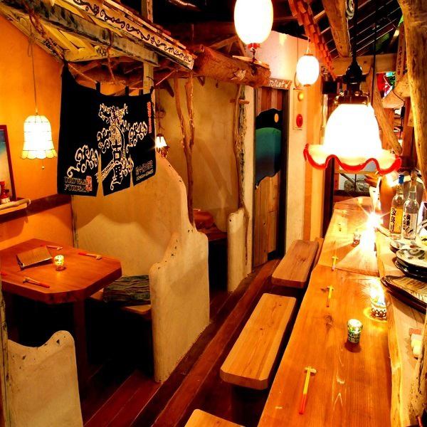 The atmosphere of Okinawa is perfect ◎ A shop that is perfect for dates and drinking sashimi ♪