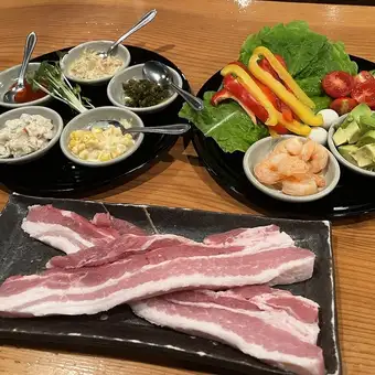 【女性人気爆裂】人気のサムギョプサルセット2,200円 (税込)