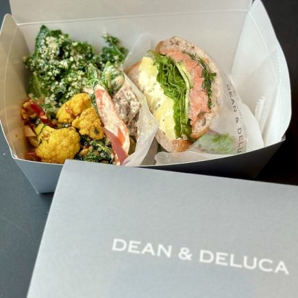 [Limited to 10 meals a day] Sandwich + 3 types of today's recommended deli! Sandwich & deli *Takeout only