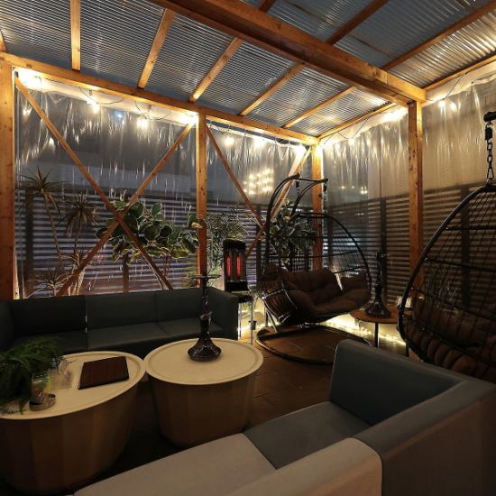 くつろげるソファーと空を眺めるテラスをご用意◎