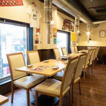 Suitable for various parties such as welcome and farewell parties! The bright and clean interior can be reserved for up to 40 people.We also offer all-you-can-drink course recommended for banquets!