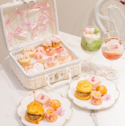 【11時スタートアフタヌーンティー】 4月限定SAKURAアフタヌーンティー¥5,800(税込)