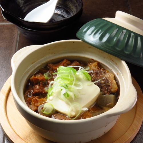 牛すじもつ煮込み