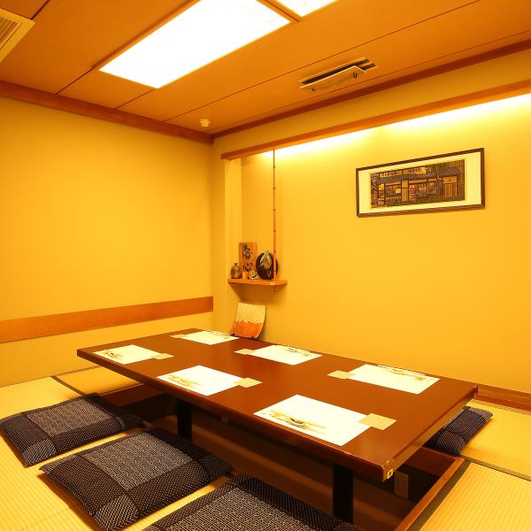 The private room for 4 people has a sunken kotatsu table where you can relax and relax.