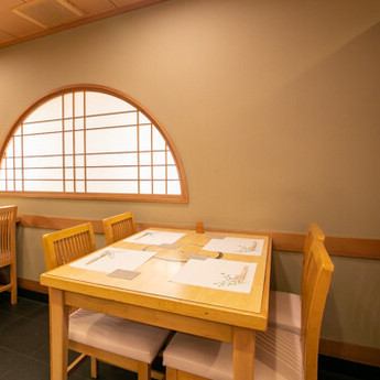 Enjoy delicious food in a calm Japanese atmosphere.