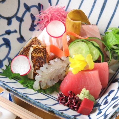 Assortment of three types of sashimi for one person