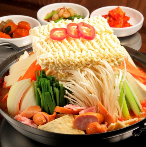 [The hotpot is also delicious!] Very popular with authentic Korean young people! "Pudae hotpot"