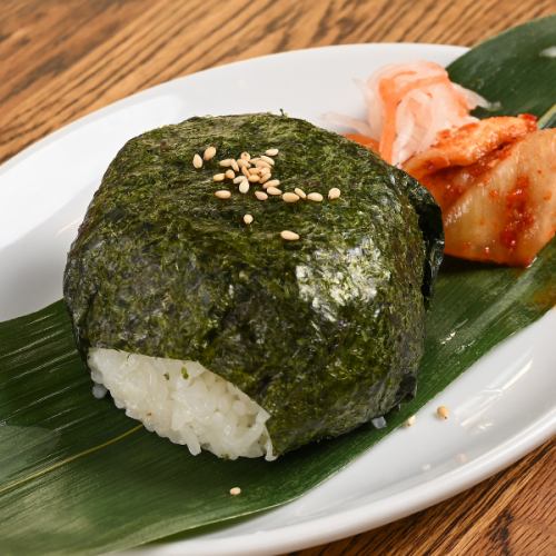 ゴマの葉おにぎり/えごまの葉のキムチ
