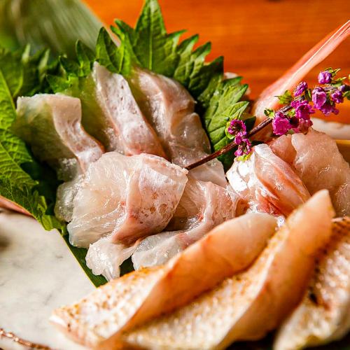Carefully selected fresh fish with a cooking method that suits sake ...