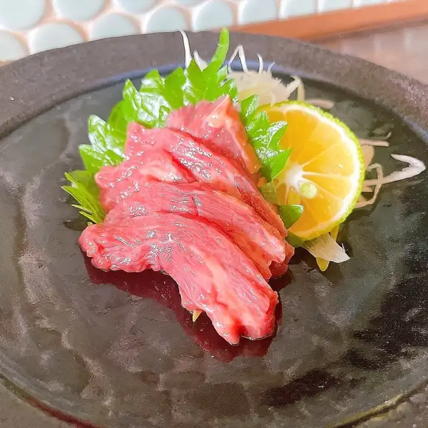 ウーロン馬刺し