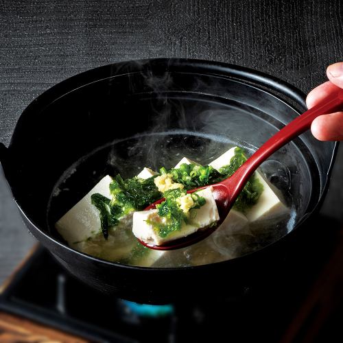 磯香るあおさ豆冨/三つ葉香る沖縄産もずく天ぷら　各