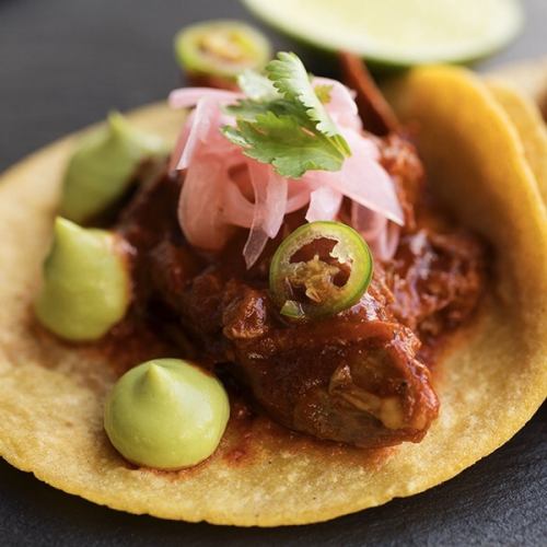 TACO DE COCHINITA PIBIL ／タコ デ コチニータ ピビル(1 piece)