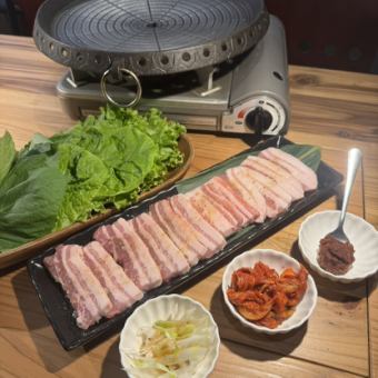 【120分飲み放題付】牛タン・サムギョプサル・石焼ビビンバを堪能!全8品 贅沢焼肉コース